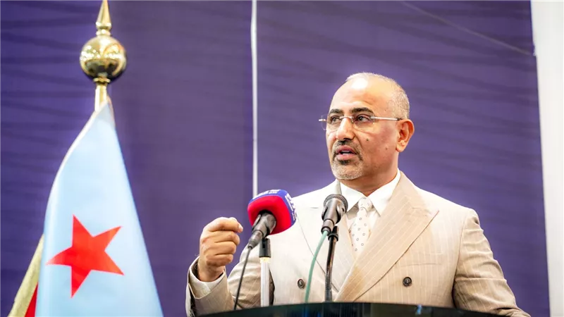 كلمة الرئيس الزُبيدي في اجتماع مجلس العموم.. خارطة طريق نحو استعادة الدولة 