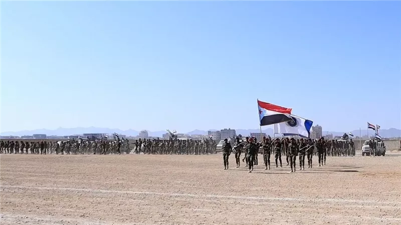 اللواء الثاني دفاع شبوة يدشن العام التدريبي الجديد بعرض عسكري مهيب 