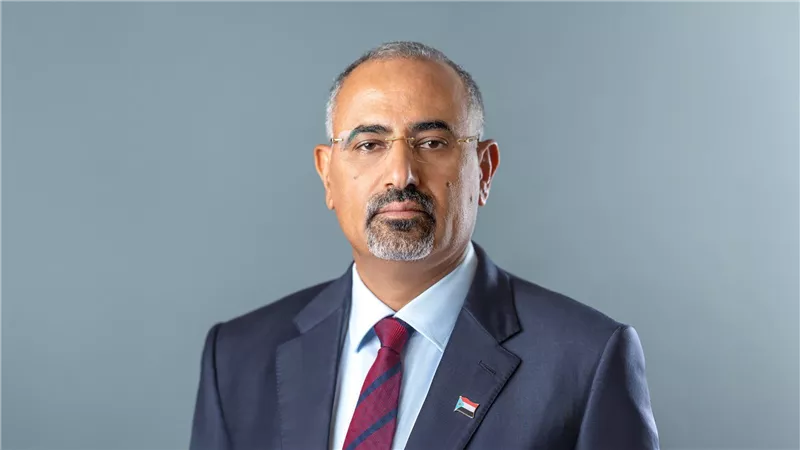 الرئيس الزُبيدي يعزَّي في وفاة نائب رئيس تنفيذية انتقالي بيحان صالح العياشي
