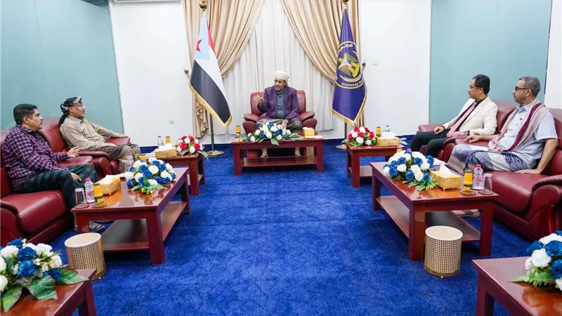 الرئيس الزُبيدي يطّلع على سير عمل الهيئات التنفيذية بانتقالي حضرموت