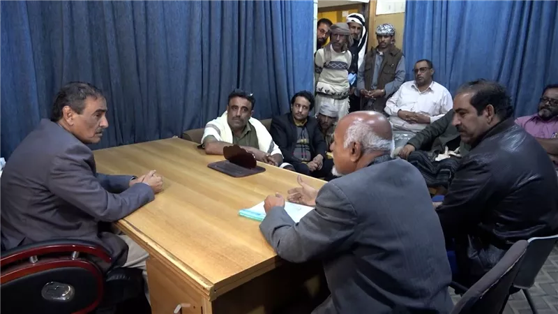 أمين محلي شبوة يتفقد مؤسسة الكهرباء بالمحافظة 