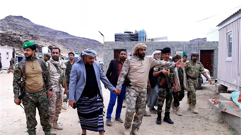 رئيس انتقالي شبوة يزور اللواءين السادس والرابع ومقر أمن مديرية بيحان 
