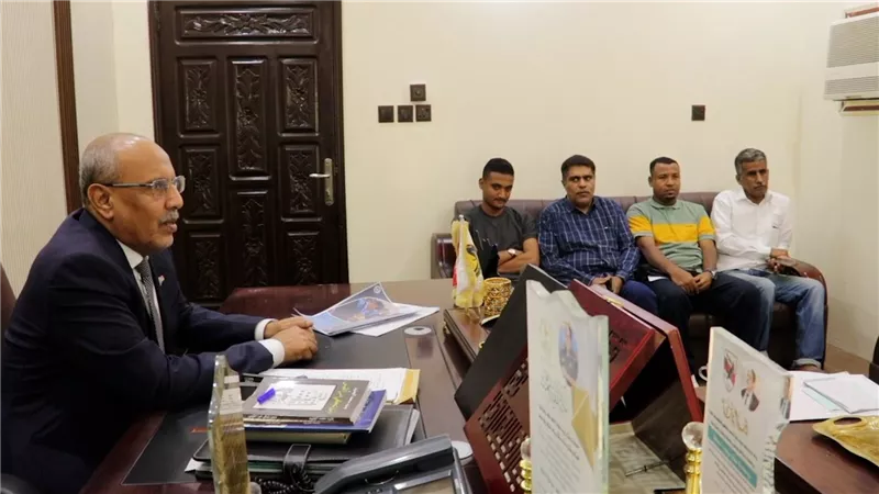 الكثيري يلتقي إدارة نادي وحدة الحامي ويبارك تأهله إلى تصفيات النهائي