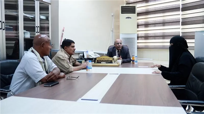 رئيس الجمعية الوطنية يزور إذاعة المكلا بمحافظة حضرموت