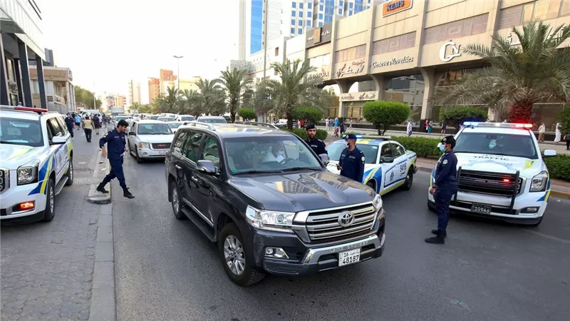 الكويت..  ضبط مشتبه به بحوزته 113 كغ من المخدرات ومليون حبة كبتاغون وأسلحة نارية ومبالغ مالية