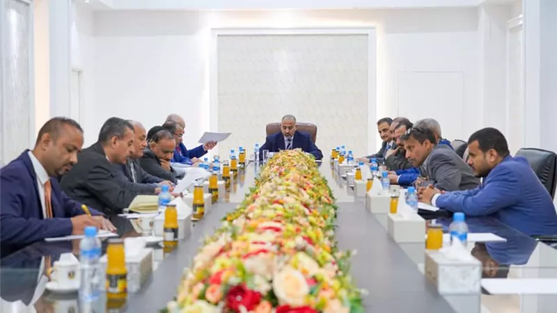 الرئيس الزُبيدي يترأس اجتماعا للقيادة التنفيذية العُليا بالمجلس الانتقالي الجنوبي