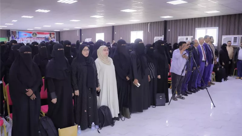 اللواء بن بريك يلتقي ممثلات عن الاتحادات والأحزاب والمنظمات بحضرموت