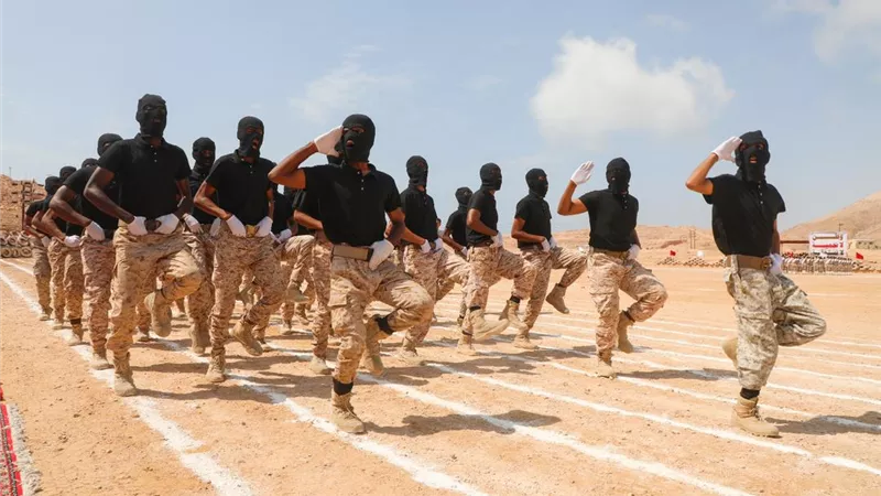 النائب البحسني يشهد حفل تخرّج الدفعة التاسعة استجداد بلواء النخبة الحضرمي