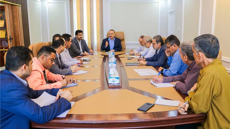 وزير النقل يشدد على أهمية تنفيذ الإصلاحات الحكومية لضمان تدفق الموارد إلى البنك المركزي