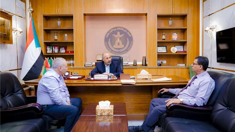 الرئيس الزُبيدي يطّلع على أوضاع المرافق الصحية بالعاصمة عدن ومحافظة لحج