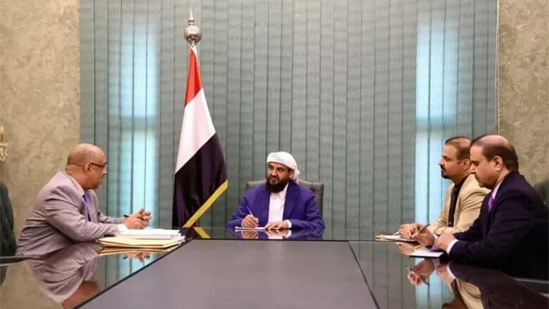 النائب المحرمي يبحث مع الوزير باذيب سبل توسيع آفاق التعاون الدولي وتطوير قطاع الاتصالات