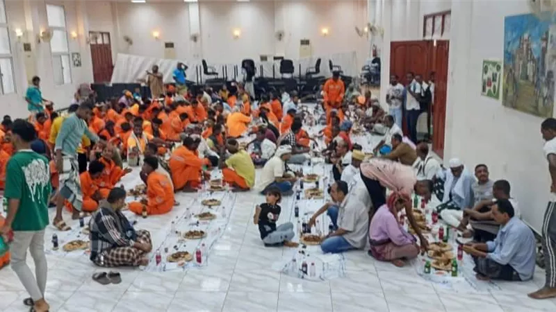 صندوق النظافة ينظم مأدبة افطار جماعي للموظفين والعمال بالعاصمة عدن