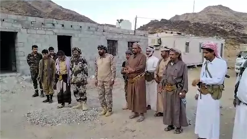 الوكيل الحارثي يتفقد العديد من المواقع العسكرية في مديريات بيحان