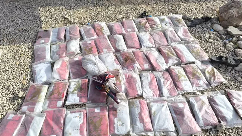 نقطة نوخان في شبوة تضبط 58 كيلو من مادة الحشيش قادمة من مأرب اليمنية
