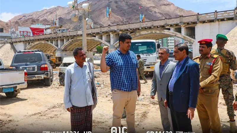 البحسني يشيد بجهود السلطة المحلية بحضرموت للحد من تداعيات المنخفض الجوي