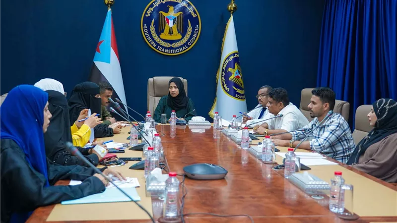 هيئة الإغاثة والأعمال الإنسانية تبحث الوضع الصحي والإنساني بمديرية البريقة