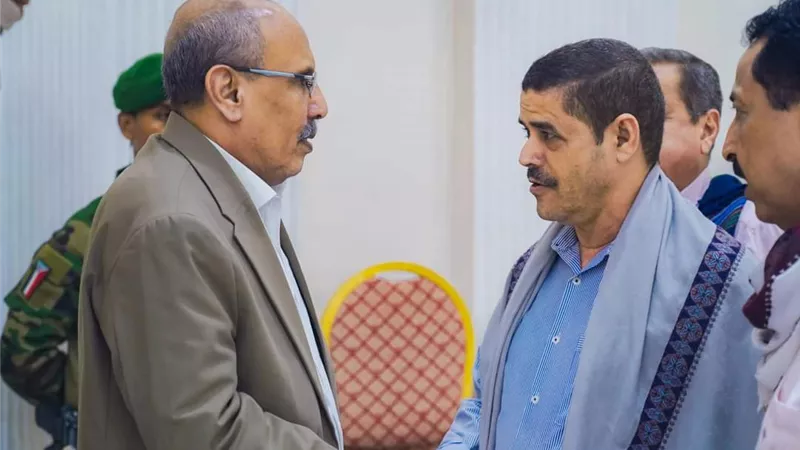الكثيري يستقبل جموع المعزّين في وفاة المناضل محسن بن فريد