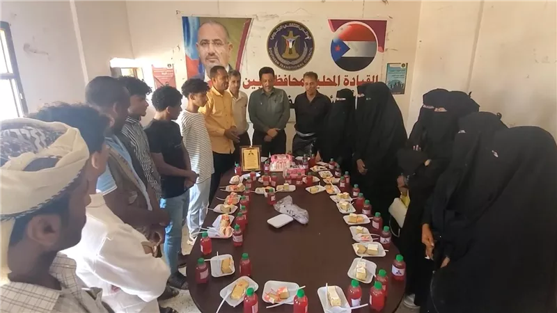 تكريم رئيس انتقالي أبين نظير جهوده لدعم الشباب بالمحافظة