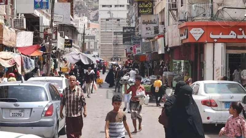 انهيار جديد للعملة المحلية بالعاصمة عدن يفاقم الأزمة المعيشية