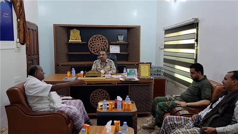 اجتماع يناقش سُبل تسهيل حركة السفن والمسافرين من موانئ حضرموت - سقطرى