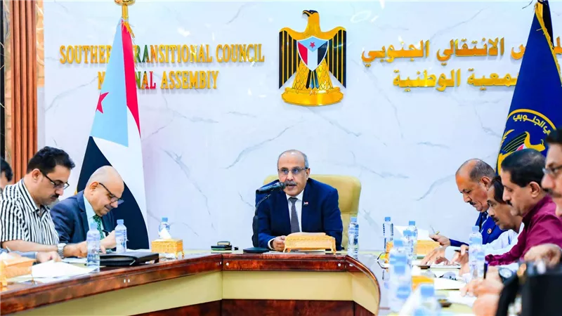 الهيئة الإدارية للجمعية الوطنية تقف أمام تداعيات استمرار التهديدات الحوثية للملاحة الدولية