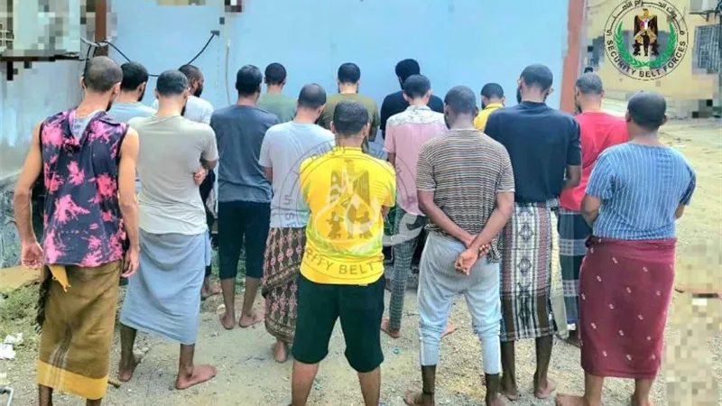 ترحيل 19 متهماً بقضايا مخدرات إلى السجون المركزية بالعاصمة عدن 