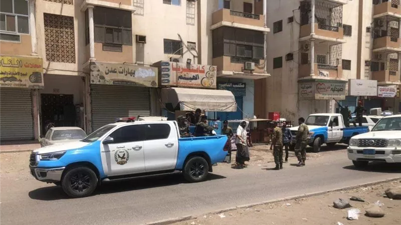 مدير عام البريقة يشدد على استمرار حملة ضبط المحال التجارية المتخلفة عن سداد رسوم المهن السنوية