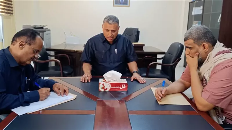 أمين محلي عدن يؤكد أهمية دور المساجد في نبذ التطرف والإرهاب 