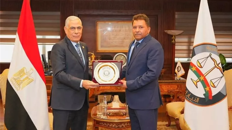 النائب العام يبحث مع نظيره المصري سبل تعزيز التعاون القضائي