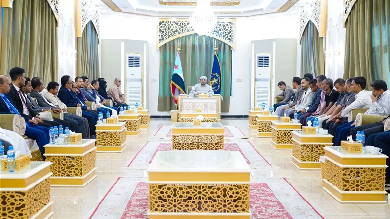 الرئيس الزُبيدي يؤكد على دور الشباب في رسم مستقبل الجنوب وبناء دولته