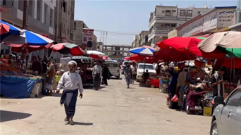 الغلاء يُغيب فرحة العيد عن أطفال شبوة.. أسعار الملابس تفوق قدرة الأسر 