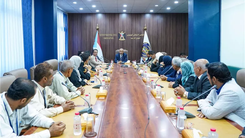 الرئيس الزُبيدي يلتقي الاتحاد الجنوبي للنزاهة والشفافية ومكافحة الفساد