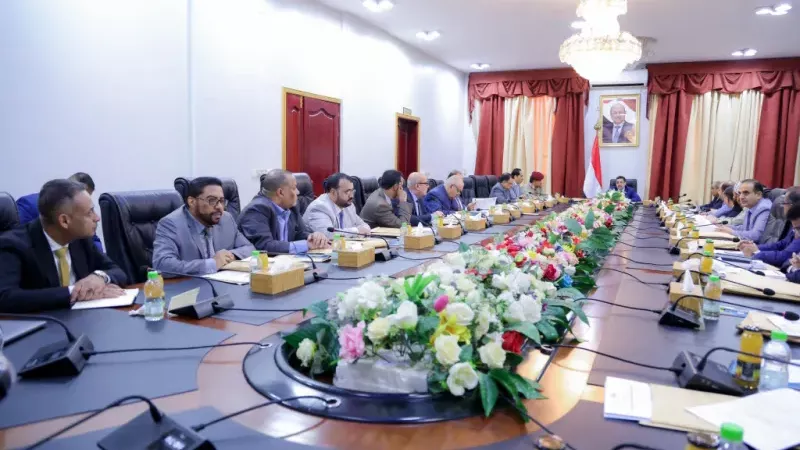 الحكومة تجدد مطالبتها للأمم المتحدة والوكالات الدولية بنقل مقراتها الرئيسية إلى عدن