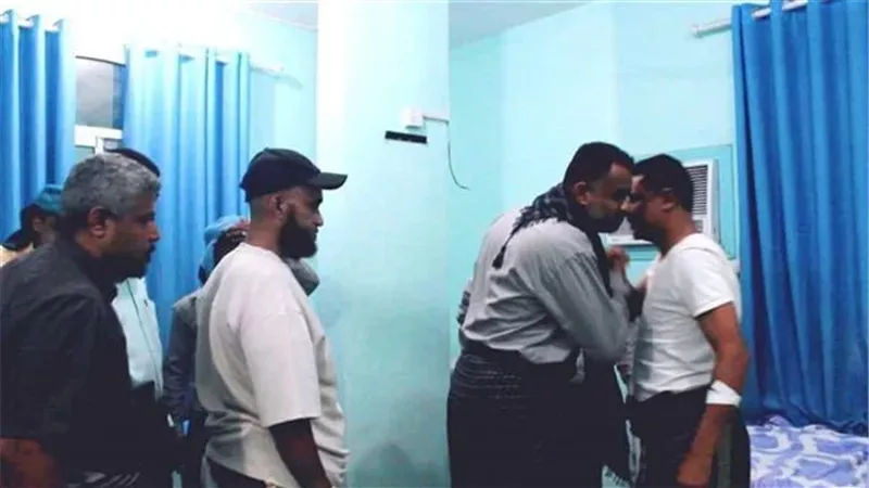 السيد والشنيني يطمئنان على صحة القائد مهلب عقب تعرضه لتفجير إرهابي