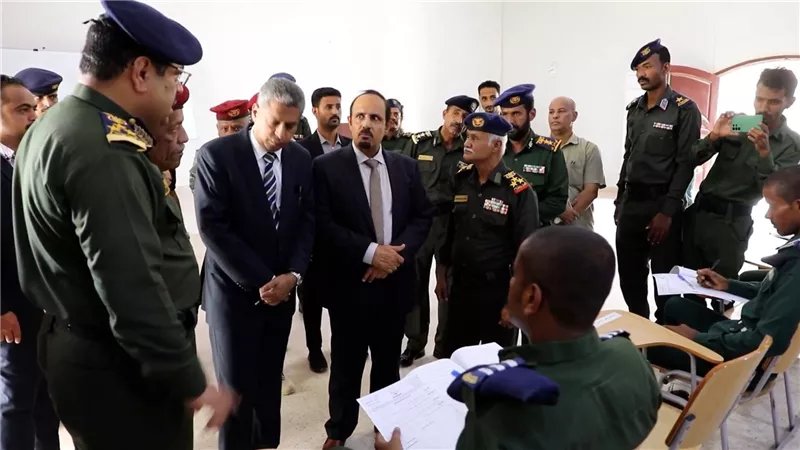 تدشين الامتحانات النهائية للدفعتين الثانية والثالثة للقسم العام بكلية شرطة حضرموت