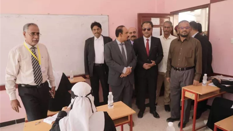 باعوم وبن ماضي يتفقدان سير اختبارات شهادة الثانوية العامة للعام الدراسي الجاري بمدينة المكلا