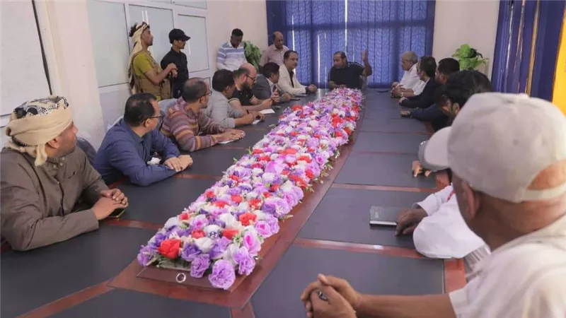باعوم والمحمدي يناقشان وضع الكهرباء في ساحل حضرموت 