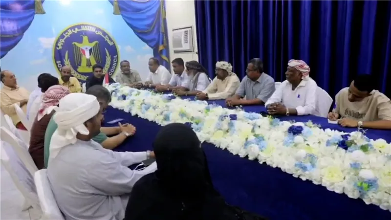 رئيس انتقالي حضرموت يلتقي كتلتي المحافظة في الجمعية الوطنية 