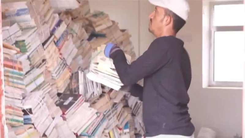 أكثر من ستة آلاف كتاب مهدد بالتلف جراء استمرار إغلاق المكتبة الوطنية بالضالع 
