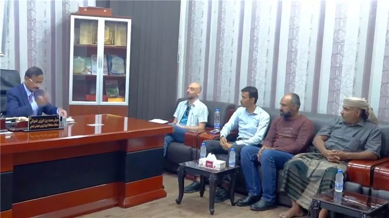 محافظ شبوة يثمن تدخلات منظمة أطباء بلا حدود بمستشفى عتق العام