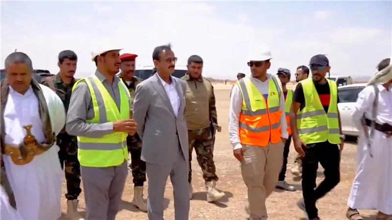 بدعم إماراتي.. محافظ شبوة يدشن أعمال أول مشروع للطاقة الشمسية بالمحافظة 