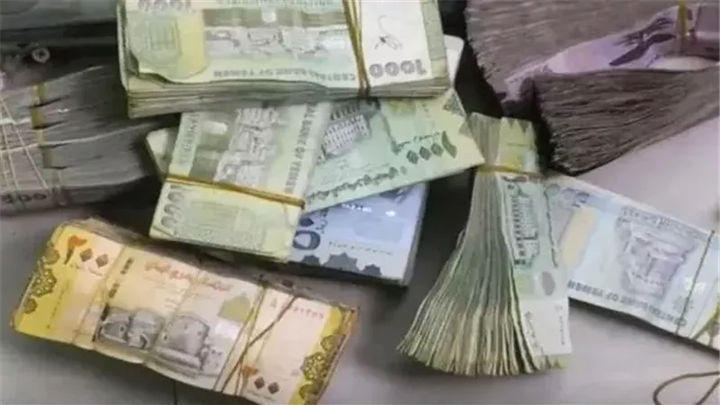 الدولار الأمريكي يصل إلى 1906 ريالات في ظل عجز حكومي عن معالجة ملف الاقتصاد 