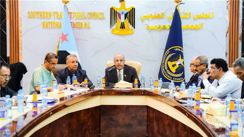 الهيئة الإدارية لمجلس المستشارين تؤكد ضرورة الوقوف بحزم ضد محاولات زعزعة الأمن 