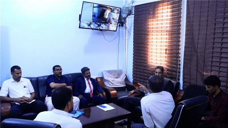 الجبواني ولحمر يتفقدان المركز الوطني للمختبرات المركزية ومركز العزل الصحي بشبوة 