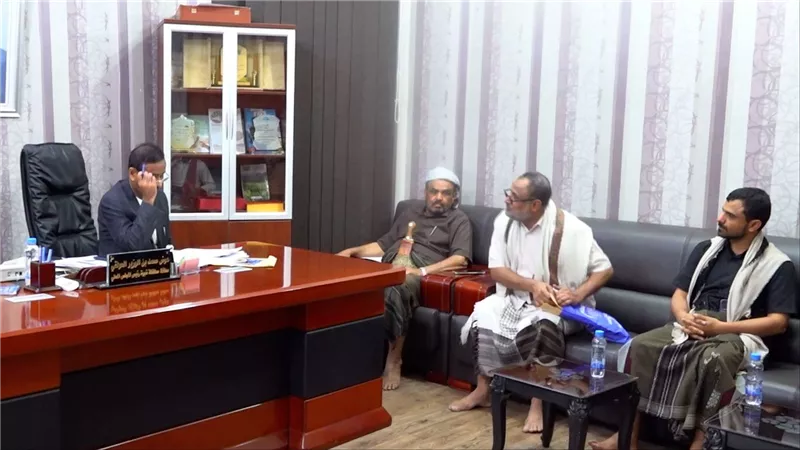 المحافظ بن الوزير يشيد بجهود حلف قبائل شبوة في إصلاح ذات البين 