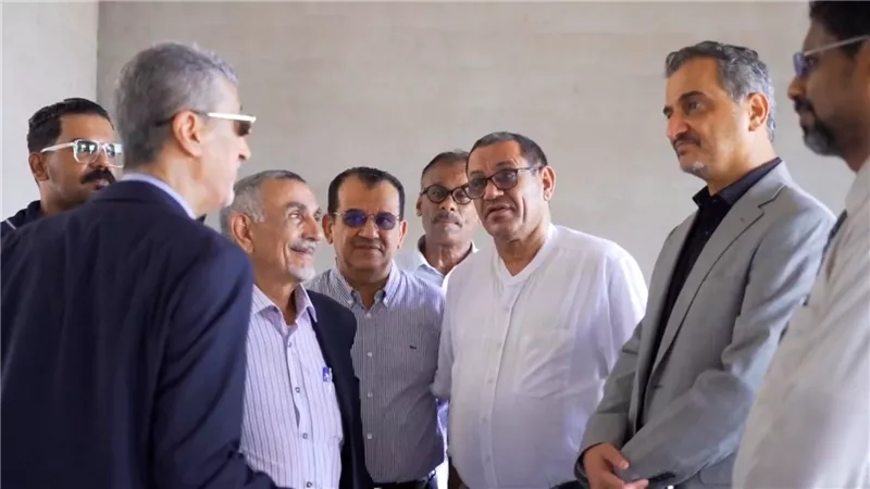 محافظ العاصمة يتفقد التجهيزات النهائية لمبنى الغرفة التجارية الجديد