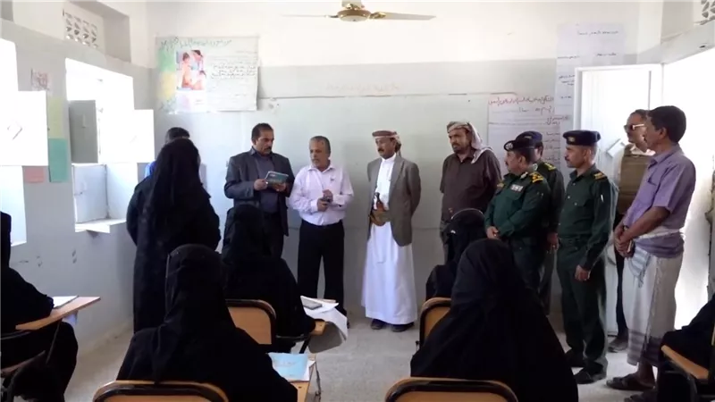محافظ شبوة يدشن زياراته الميدانية لمديريات المحافظة ويحيي تضحيات أبناء بيحان