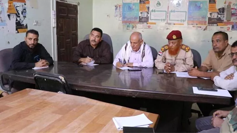 العميد مهدي يناقش الأوضاع الصحية للجرحى العسكريين بالضالع 