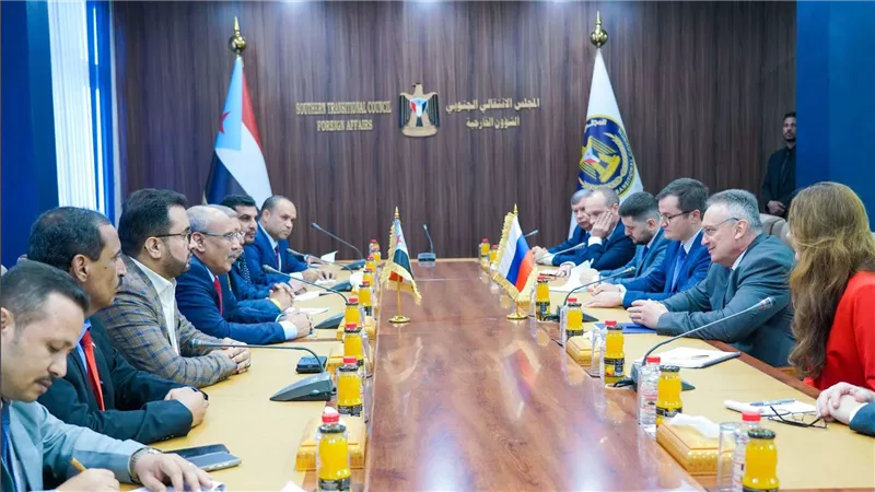 الكثيري يبحث ترتيبات إعادة فتح القنصلية الروسية بالعاصمة عدن