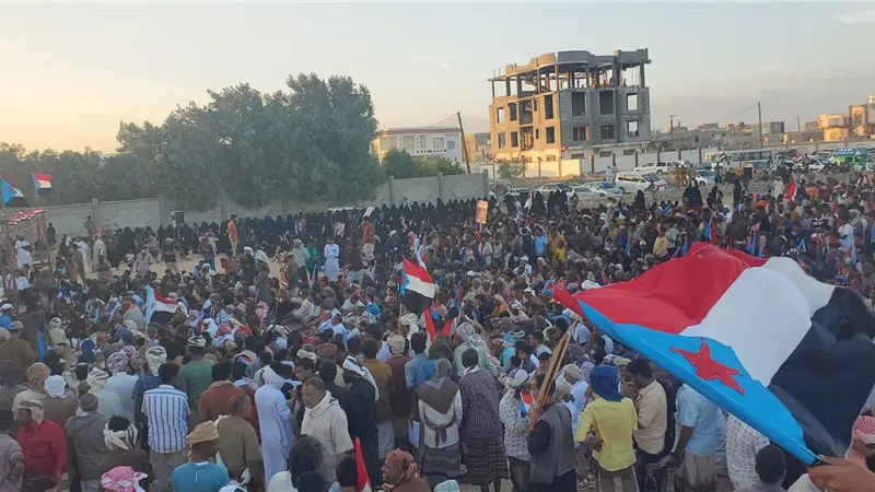 احتفالات أكتوبر بالجنوب.. «خط دفاع» يجهض المؤامرات ويجدد التفويض